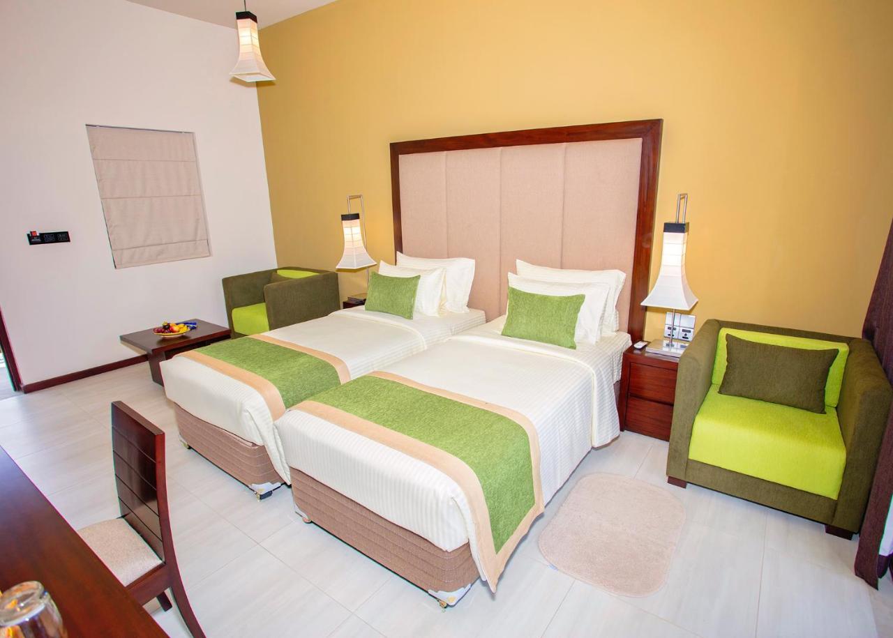 Hotel Amora Lagoon 5*