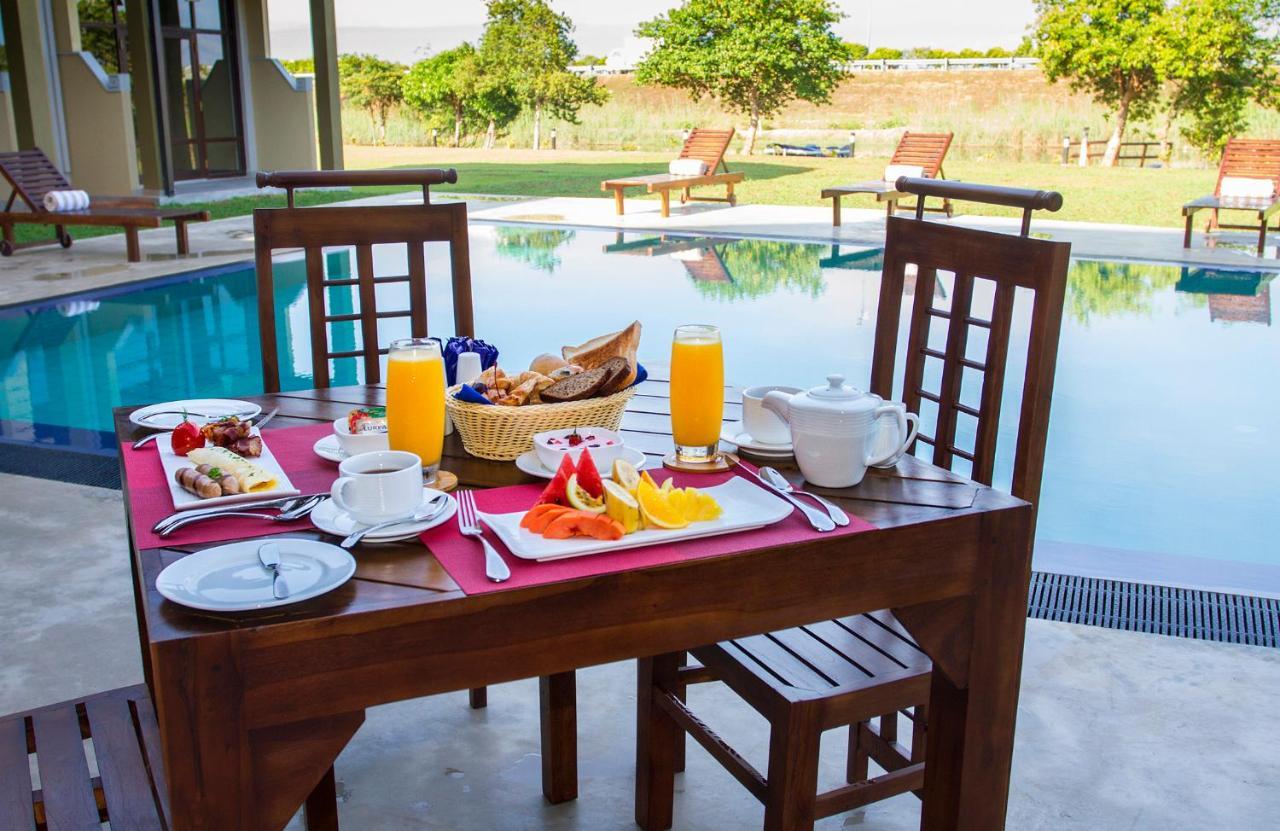 Hotel Amora Lagoon Katunayaka